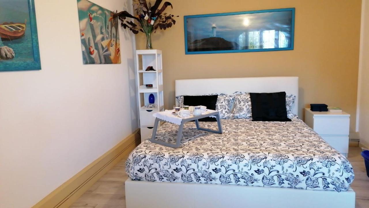 La Finestra Sul Lago Bed & Breakfast Brusimpiano Bagian luar foto