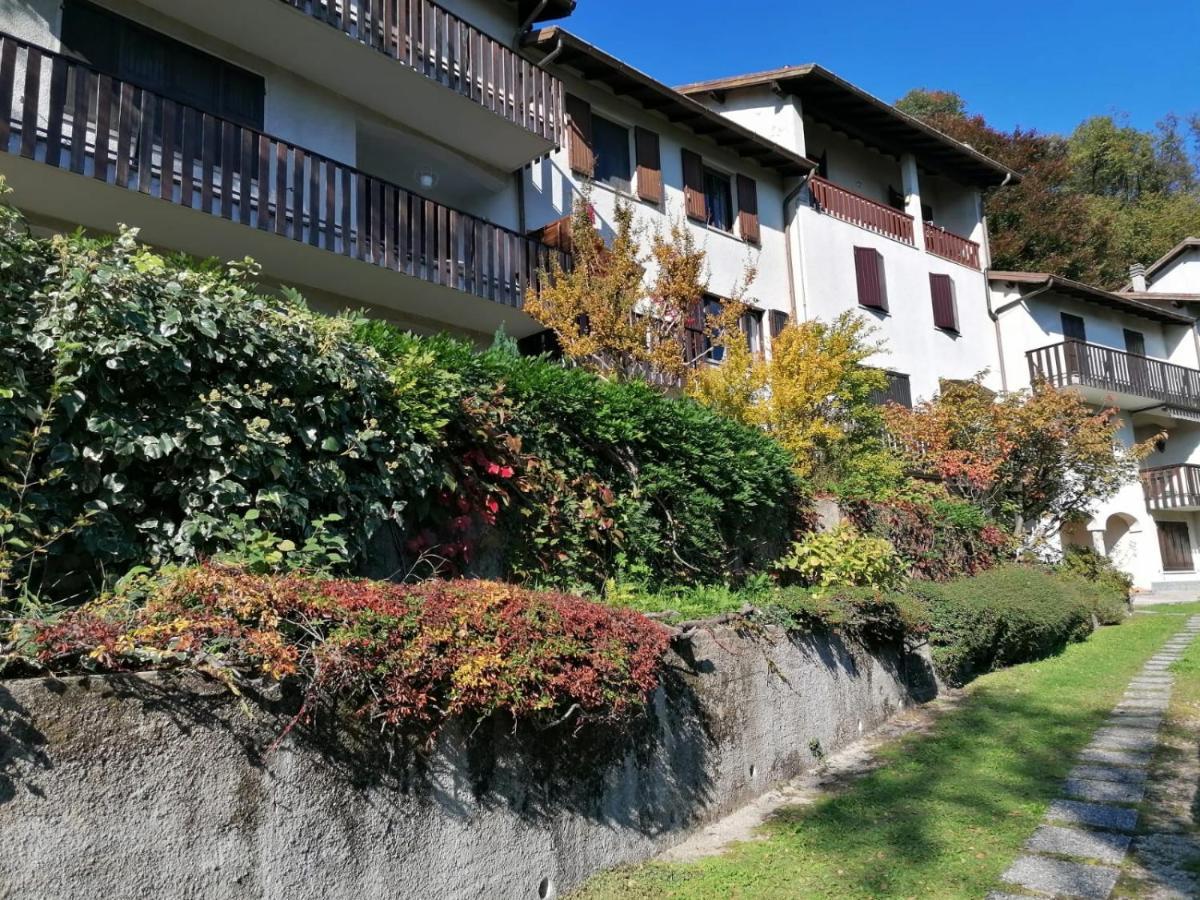 La Finestra Sul Lago Bed & Breakfast Brusimpiano Bagian luar foto